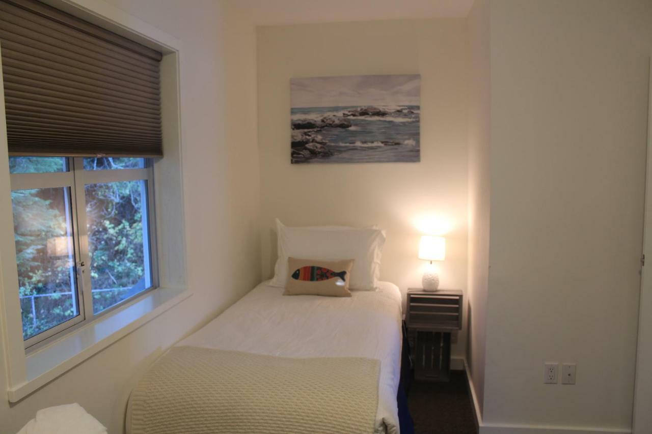 Siennas Harbour House Apartment Tofino Exterior photo